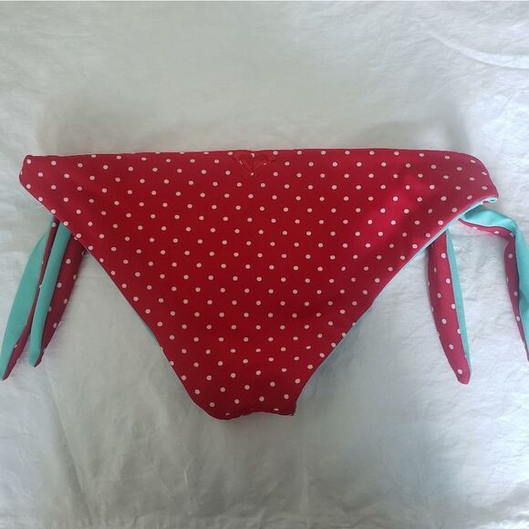 LOT reversible polkadot bikini bottoms - Picture 7 of 9